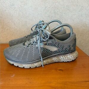 Gray Athletic Running Shoes